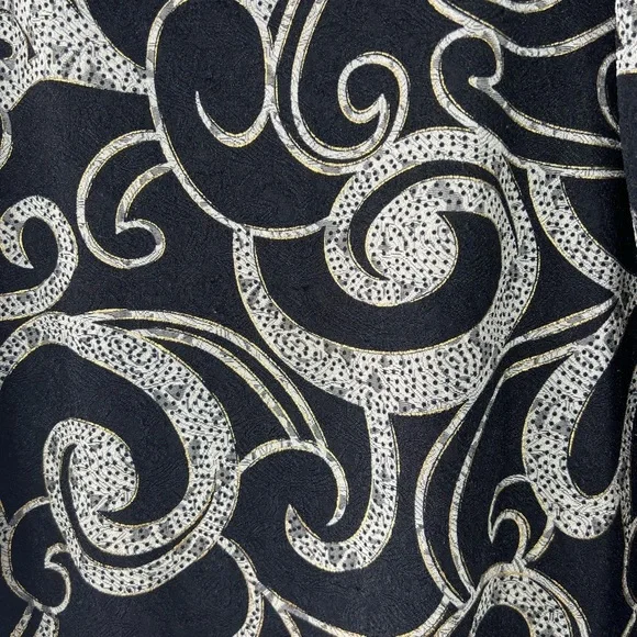 Black and White Long Sleeve Dress - Picture 6 of 10